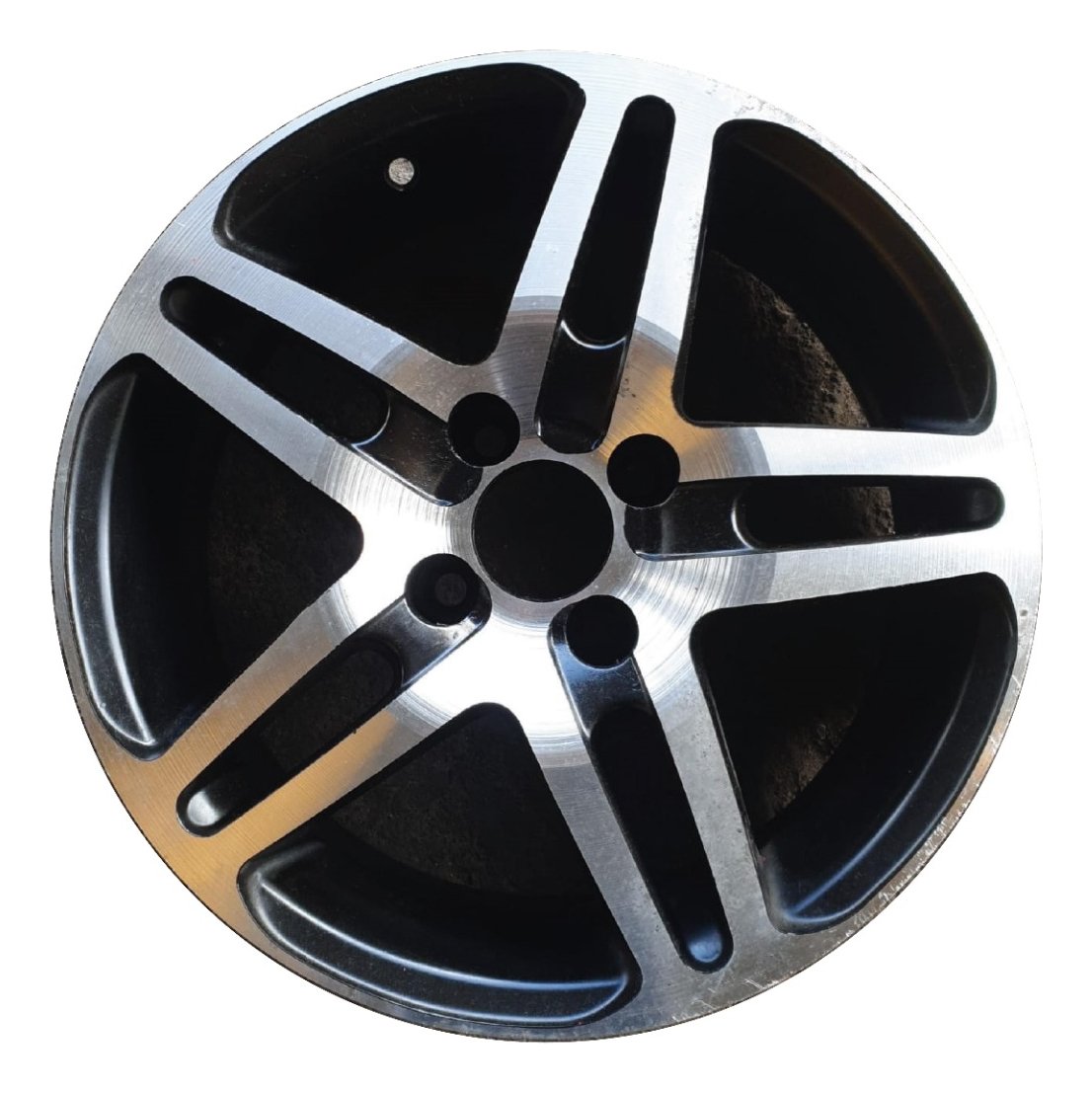 D_NQ_NP_852985-MLA75669833703_042024-F.jpg Juego Llantas Deportiva Reparada R15 4x100 vw chvr fiat 5